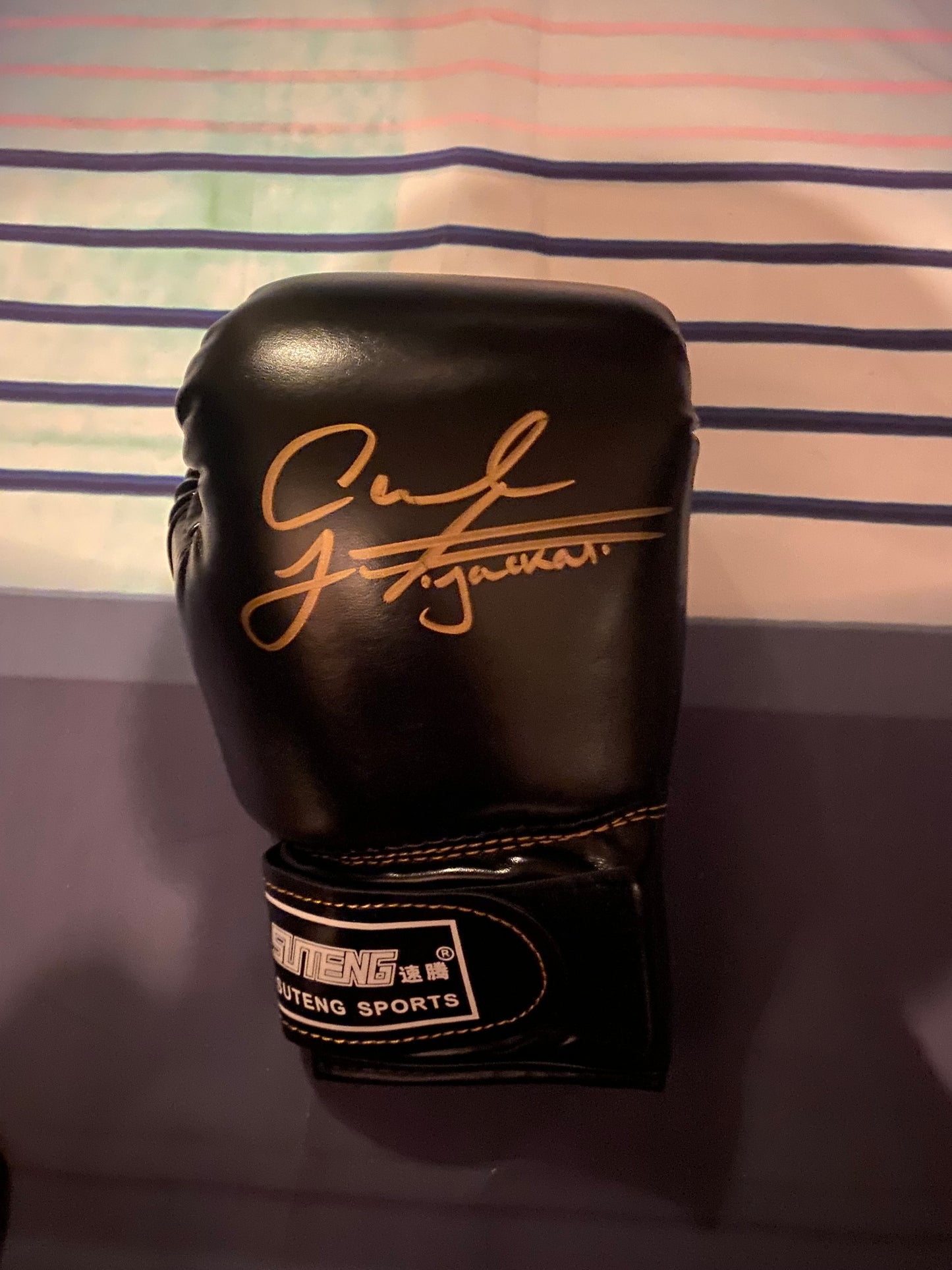 Carl Frampton signed boxing glove