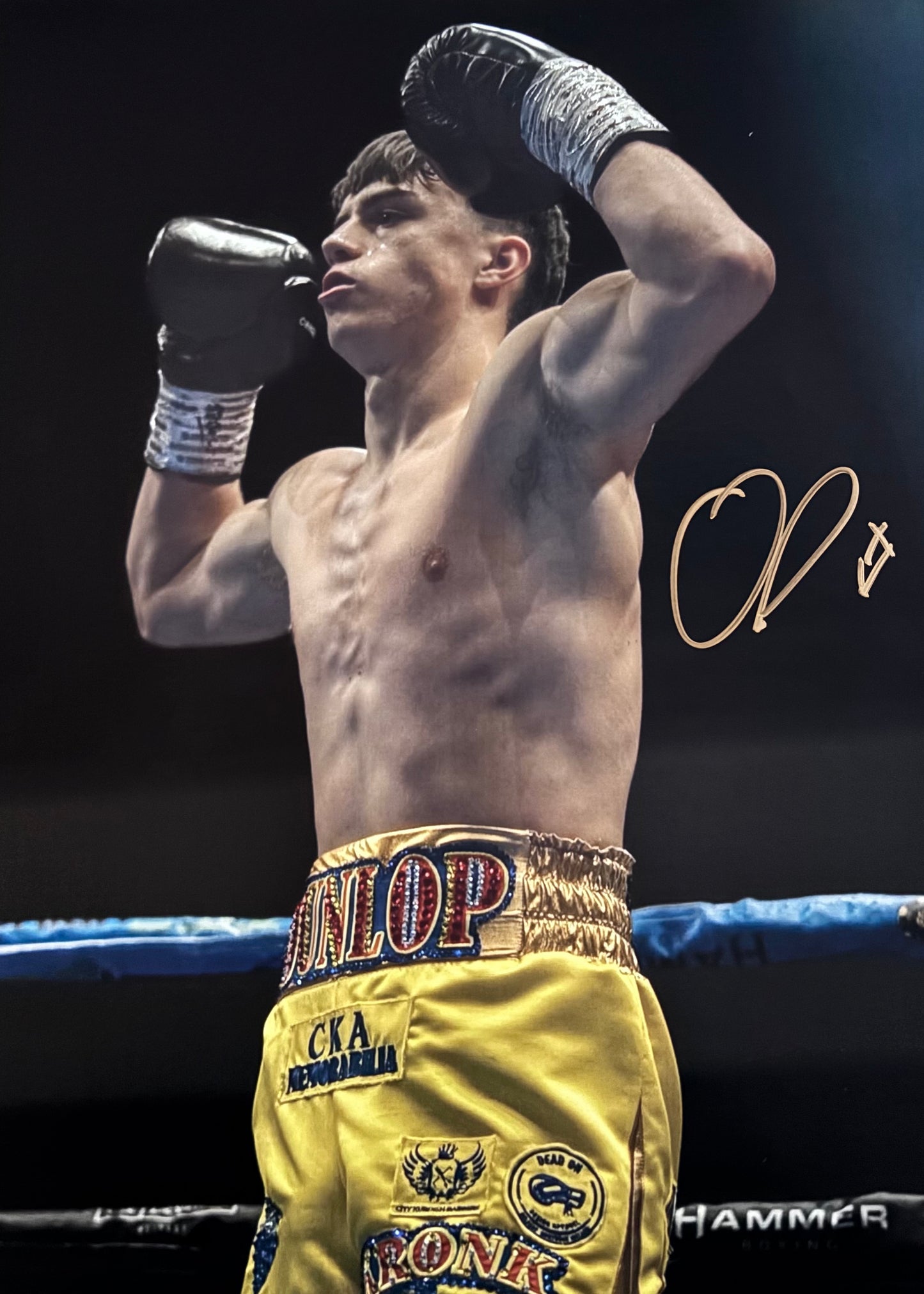 Oisin "The Diamond" Dunlop Signed 16x12 photo