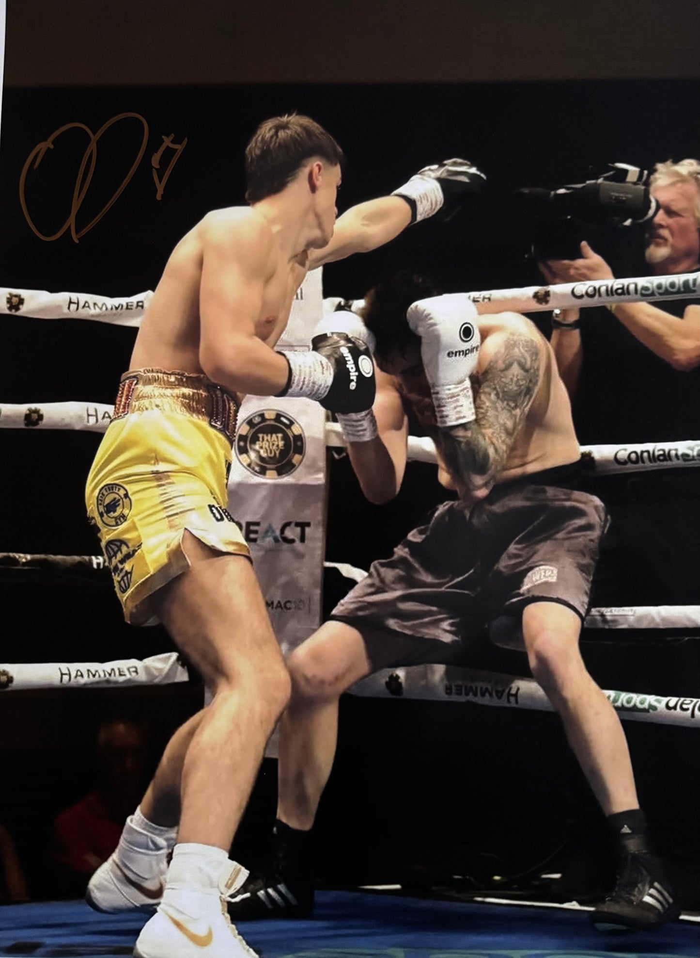Oisin "The Diamond" Dunlop Signed 16x12 photo