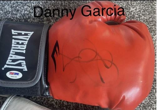 Danny Garcia signed Everlast boxing glove slightly faded
