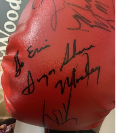 Diego Corrales,Shane Mosley,Juan Diaz,Terry Norris & Marlon Sterling signed Everlast boxing glove