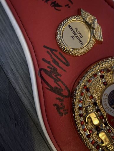 IBF mini belt signed by 5 IBF world champions