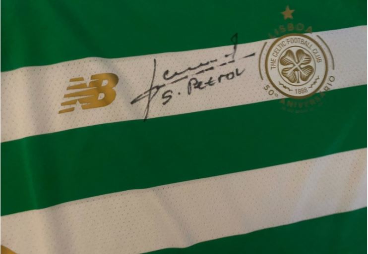 Stiliyan Petrov Signed Celtic Shirt