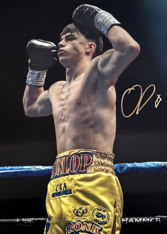 Oisin "The Diamond" Dunlop Signed 16x12 photo
