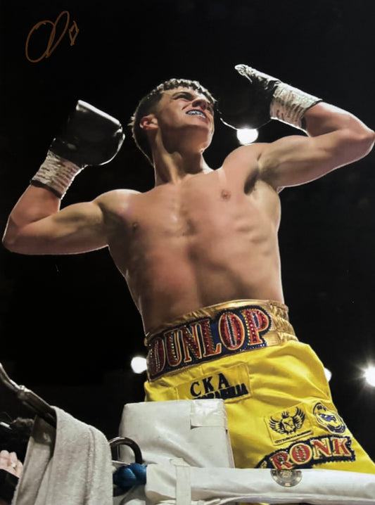 Oisin "The Diamond" Dunlop Signed 16x12 photo