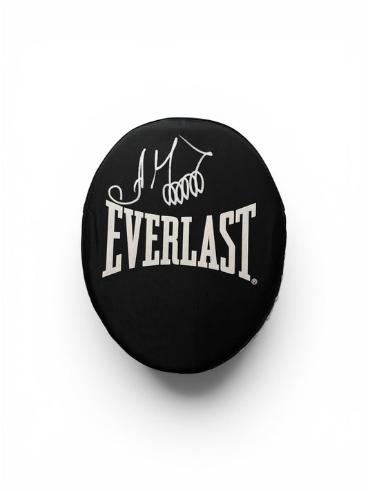 OLEKSANDR USYK Signed Everlast Boxing Pad