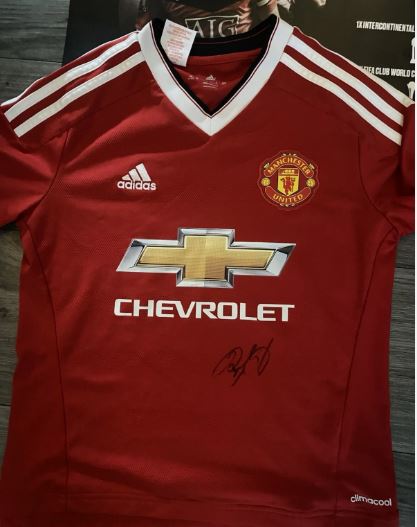 Ryan Giggs Signed Manchester United Shirt