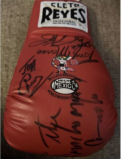 Hector Camacho,Tony Demarco,Terry Norris,John H Stracy & Iran Barkley signed Cleto Resey boxing glove