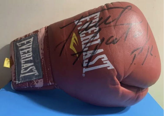 Paul Spadafora (former IBF world champion) worn and signed Everlast boxong Glove
